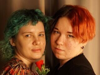 LeaAndSia's Exclusive live cam sessions Profile Image