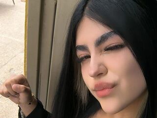 SarahWillow's Brunette live cam models Profile Image